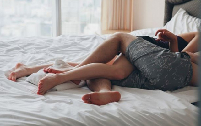 Mây mưa của hai bạn trẻ